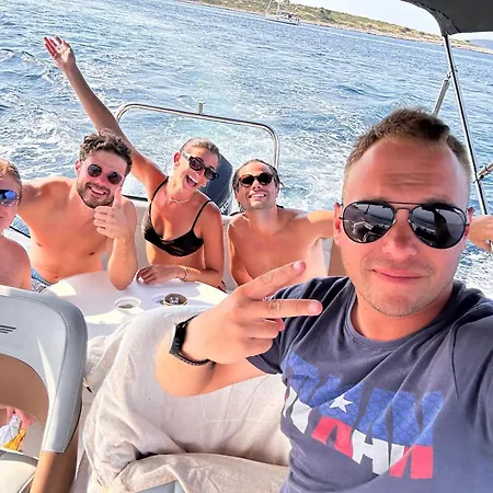 Private Boat Tour Half-day,blue Lagoon & 2 Secret Place Split