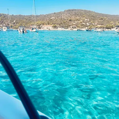 보트호텔 Private Boat Tour Half-day,blue Lagoon & 2 Secret Place 스플리트