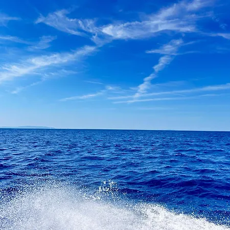 Private Boat Tour Half-day,blue Lagoon & 2 Secret Place 보트호텔